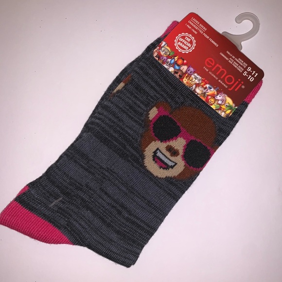 😊FREE😊 NWT EMOJI socks - 4 pk 1 price 🧦 - Picture 6 of 8